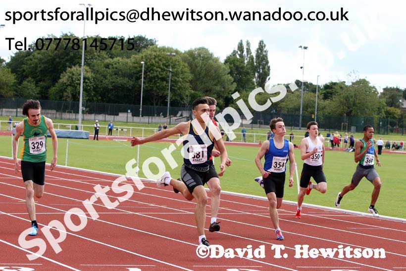 Under-17 mens 200 metres. Photo: David T. Hewitson/Sports for All Pics